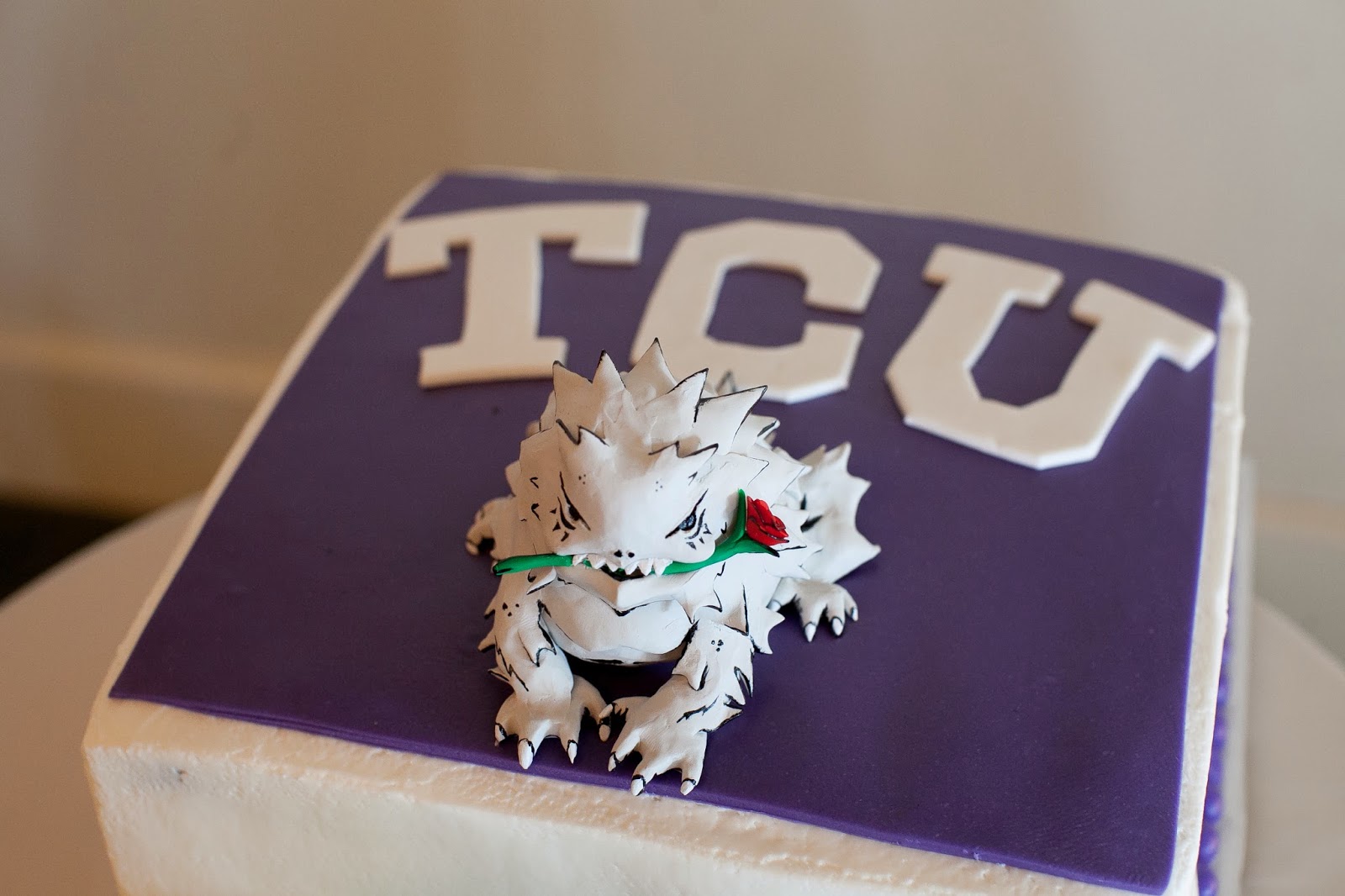 Awesome Horned Frog groom's cake - TCU Magazine