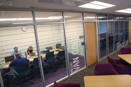 library study rooms, college team meeting spaces, reservable meeting rooms
