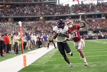 Jalen Reagor's 29-yard touchdown reception was TCU's first scoring drive. His catch tied him for the most in the nation by a true freshman. Photo by Leo Wesson
