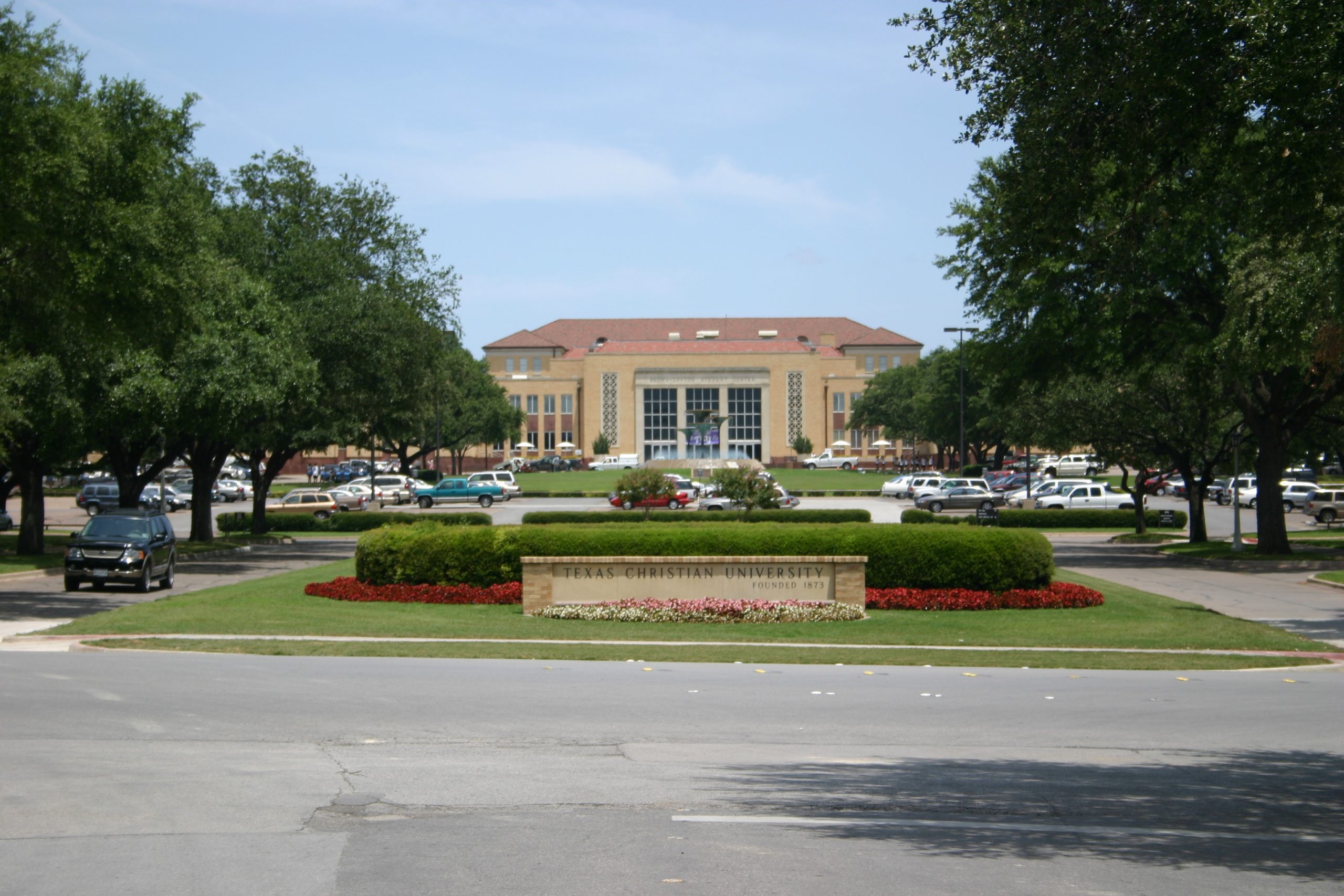 Photograph of TCU Campus Commons in the 1990s, showing the area as it appeared before major renovations.